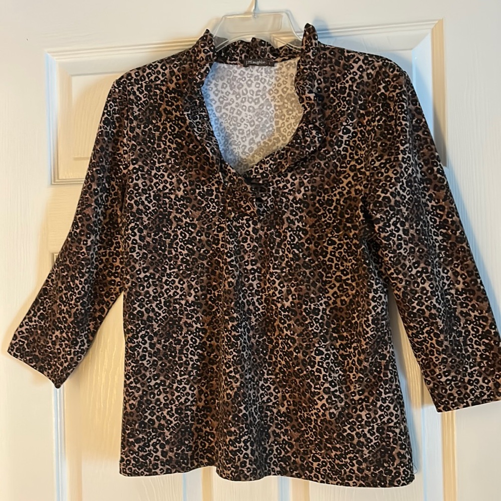 J. McLaughlin, size L leopard top